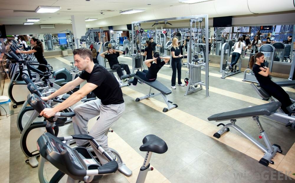 gym-with-people-on-machines